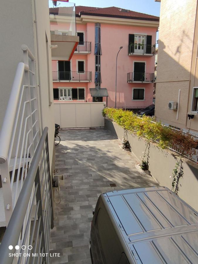 Appartamento Spotorno Con Ampio Terrazzo Attrezzato Anche Con Angolo Cottura Exterior foto