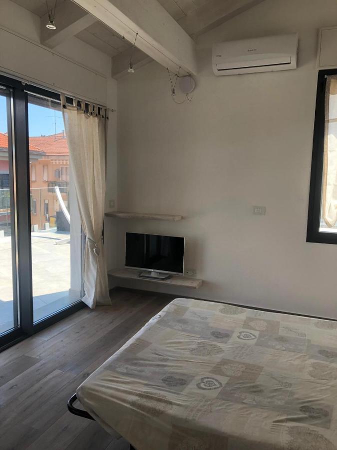 Appartamento Spotorno Con Ampio Terrazzo Attrezzato Anche Con Angolo Cottura Exterior foto