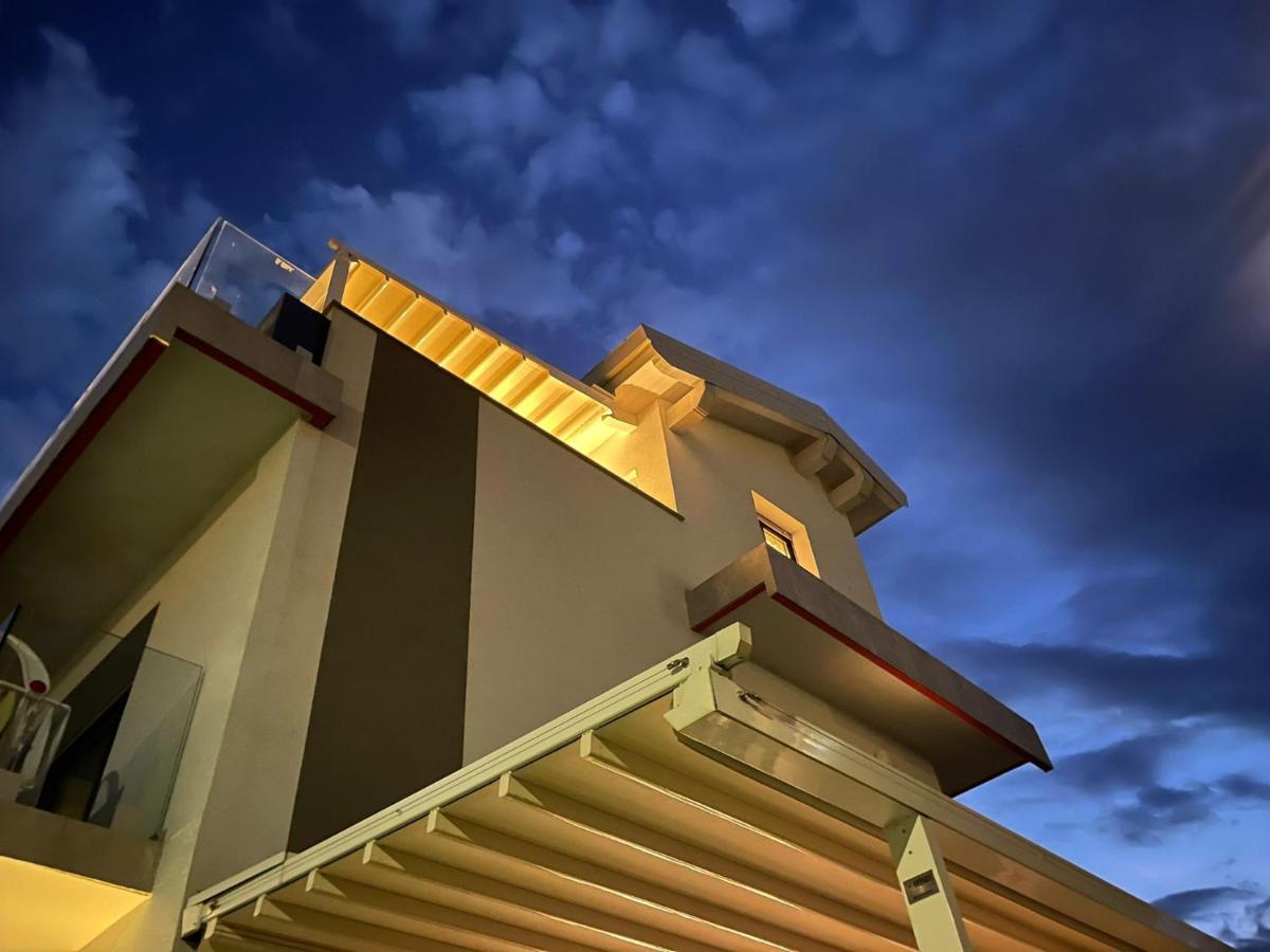 Appartamento Spotorno Con Ampio Terrazzo Attrezzato Anche Con Angolo Cottura Exterior foto